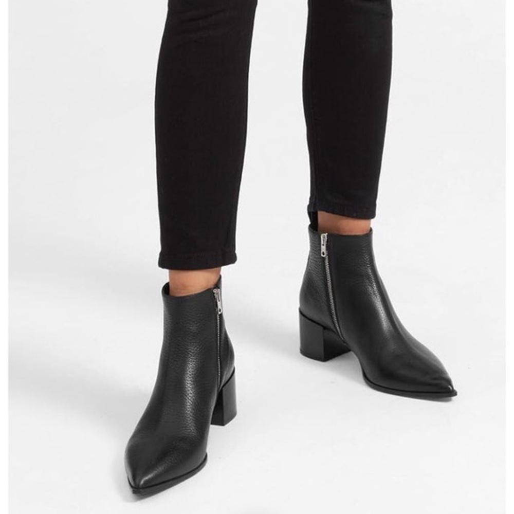 Everlane Boss Boot in Pebbled Black